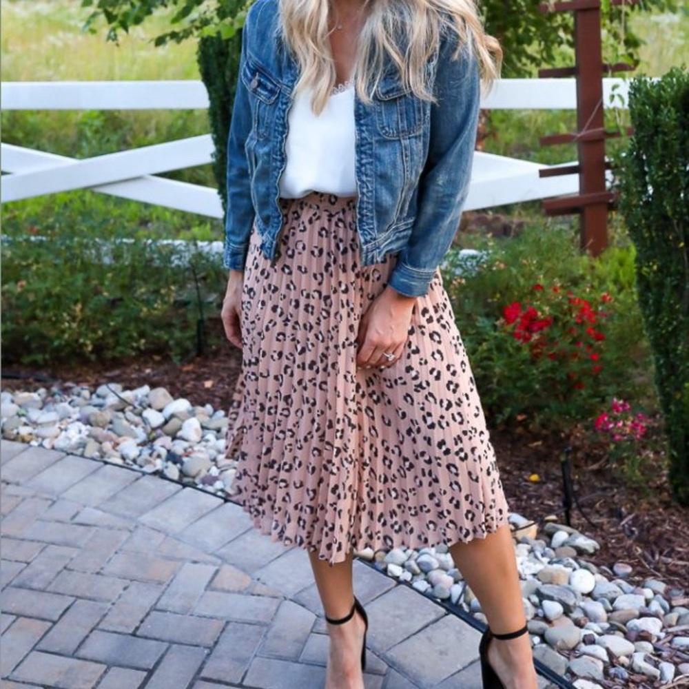 Cheetah pleated skirt A New Day size XS Never worn